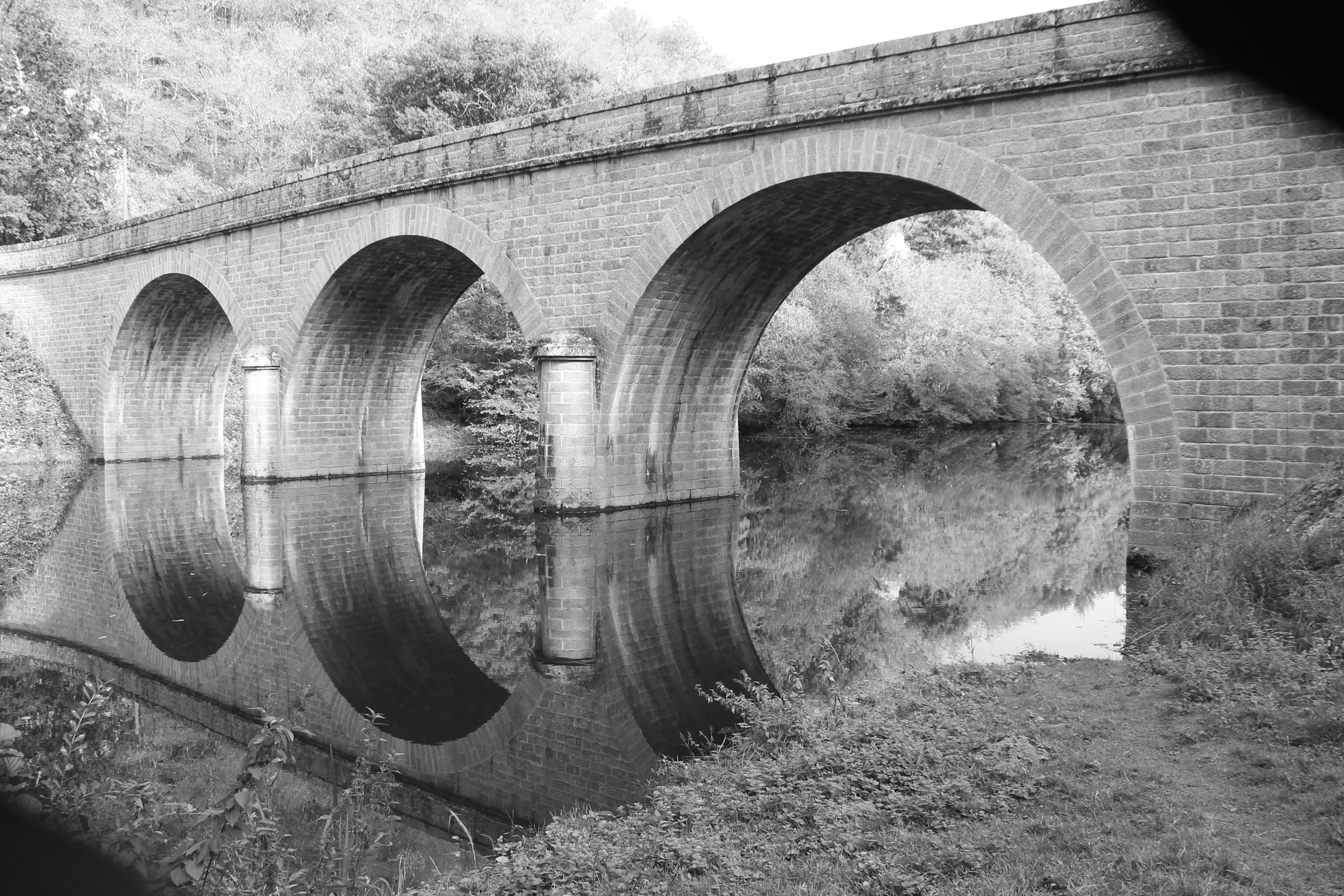 Gîte de 12 personnes en Creuse - Pont du bourg d'Hem